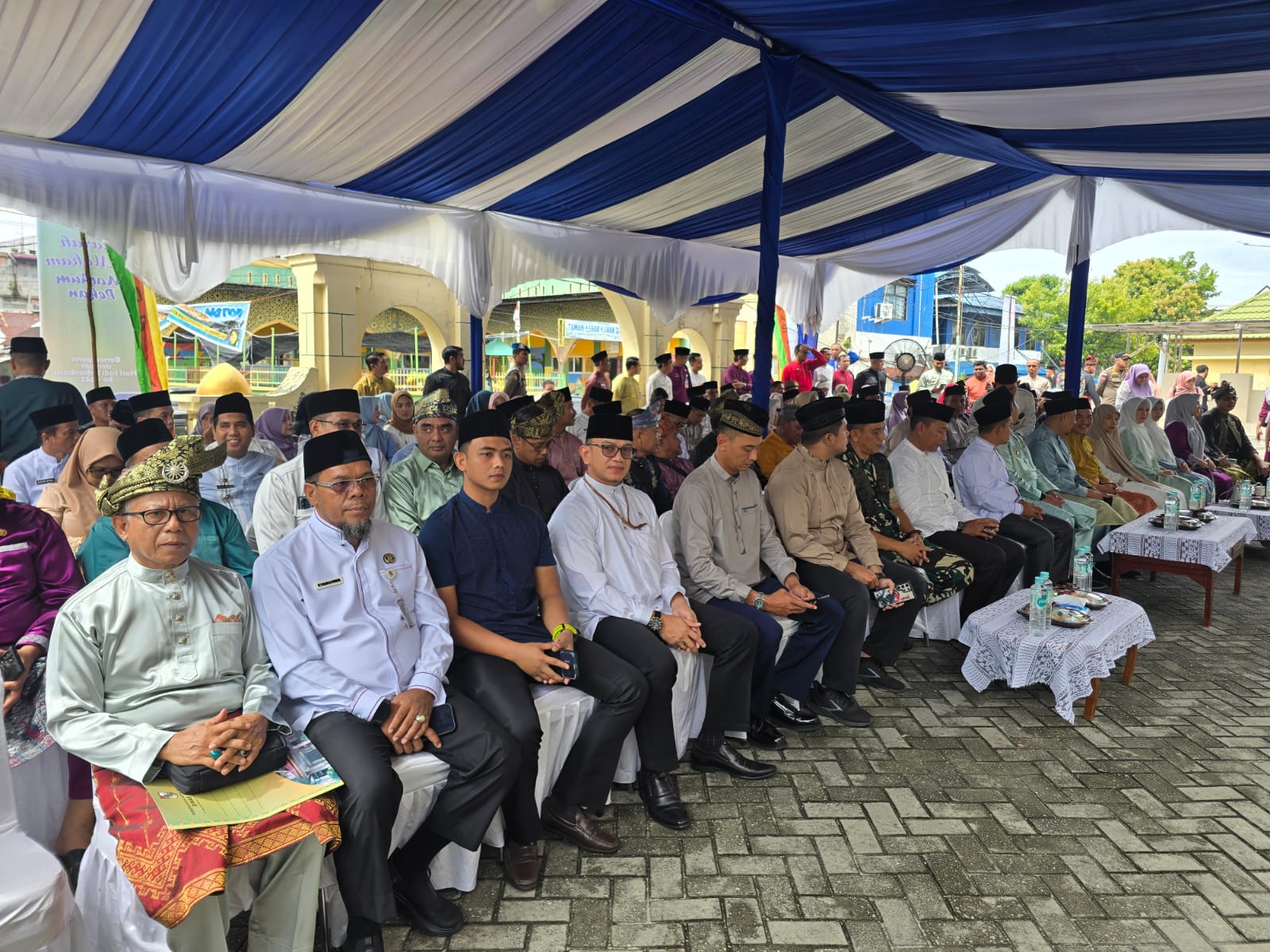 Hakim Pengadilan Negeri Pekanbaru Bapak Yuliazmen, S.H., M.H. Mewakili Ketua Pengadilan Negeri Pekanbaru Menghadiri Undangan Ziarah ke Makam Marhum Pekan 